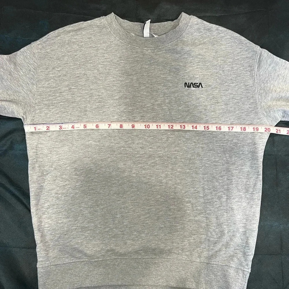 🔥H&M NASA sweatshirt 🔥 - Picture 7 of 7